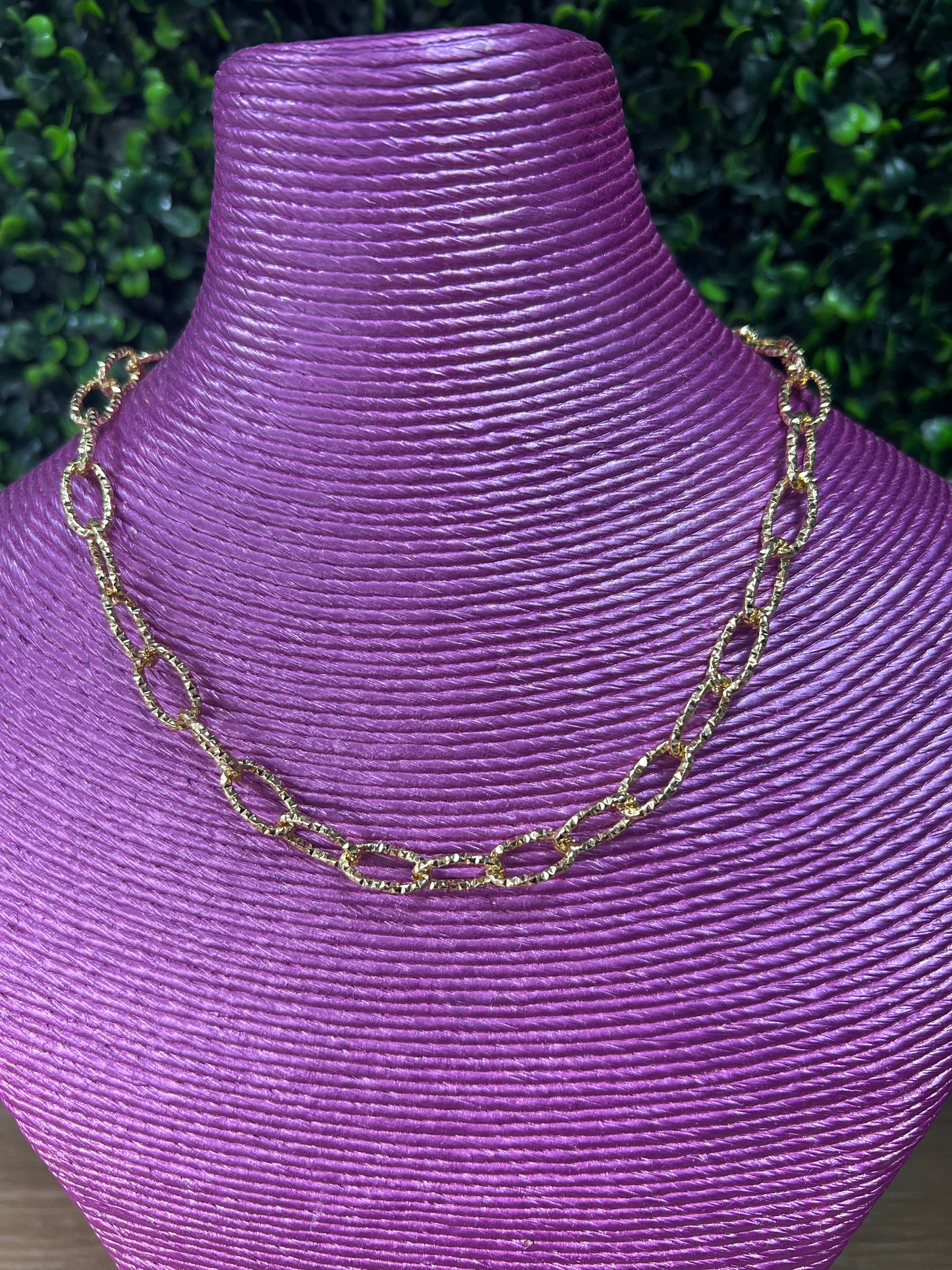 Skinny gold textured magnetic necklace