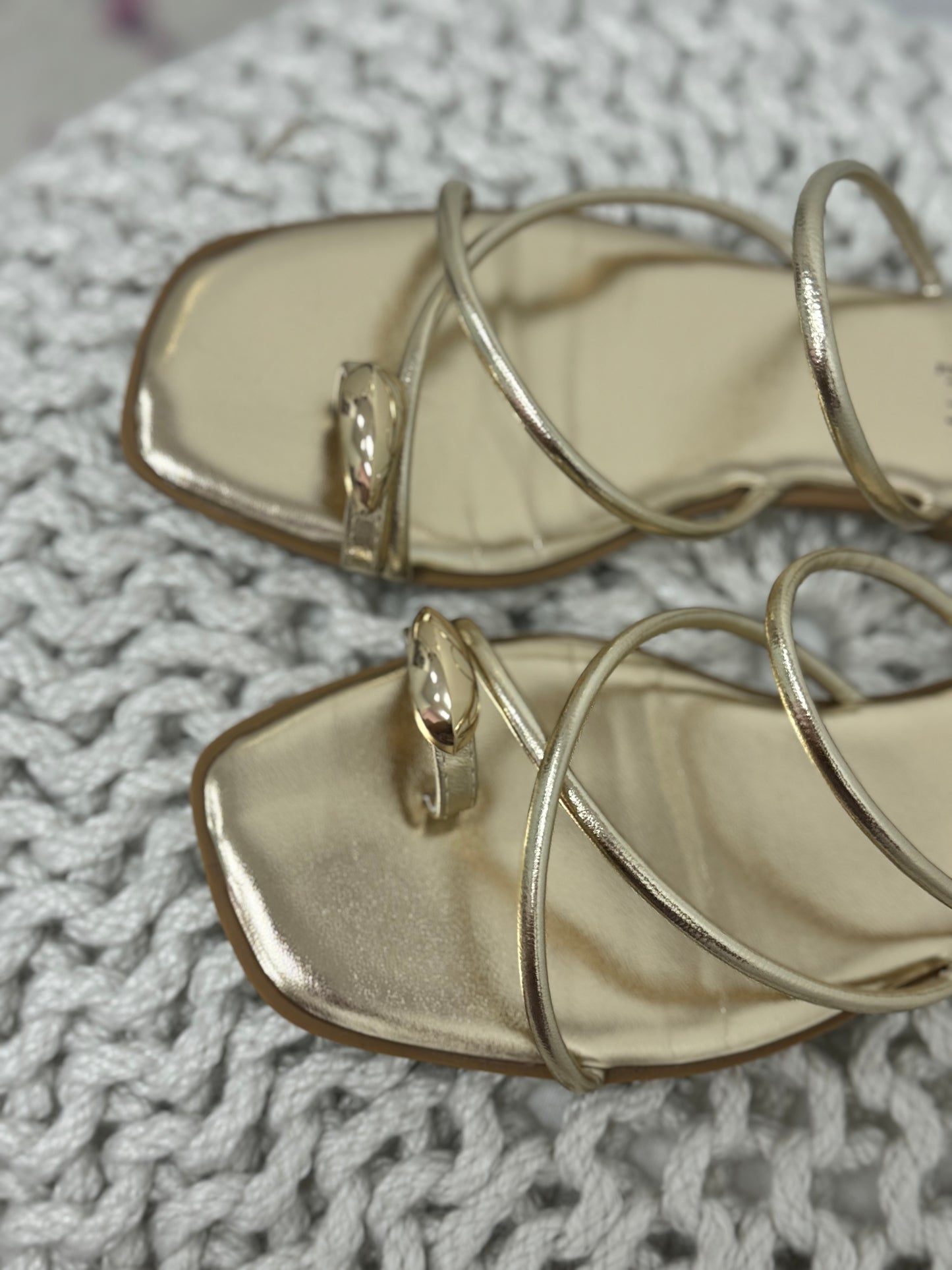 Gold Toe Piece Sandal (Multiple Colors) FS